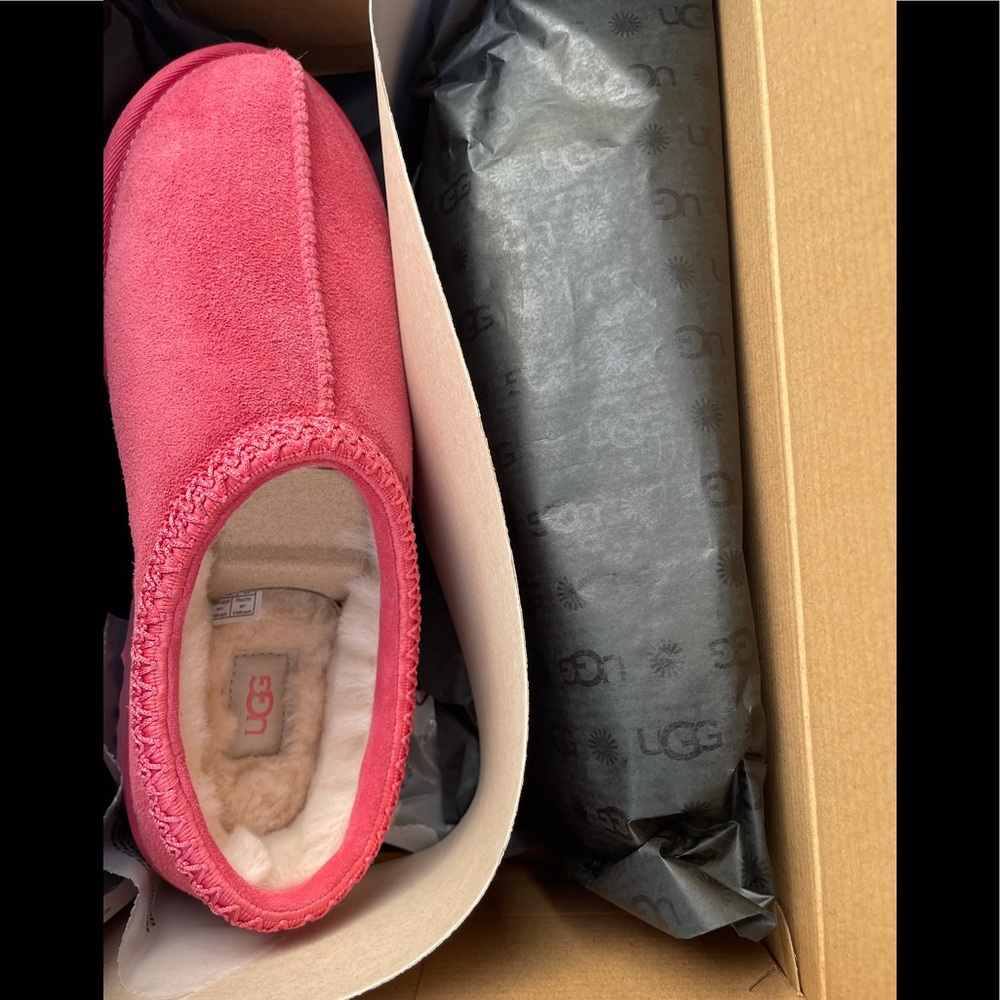 Uggs Tasman tear clog Slippers new in box